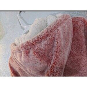 NWT Hoodie Pullover Size M .